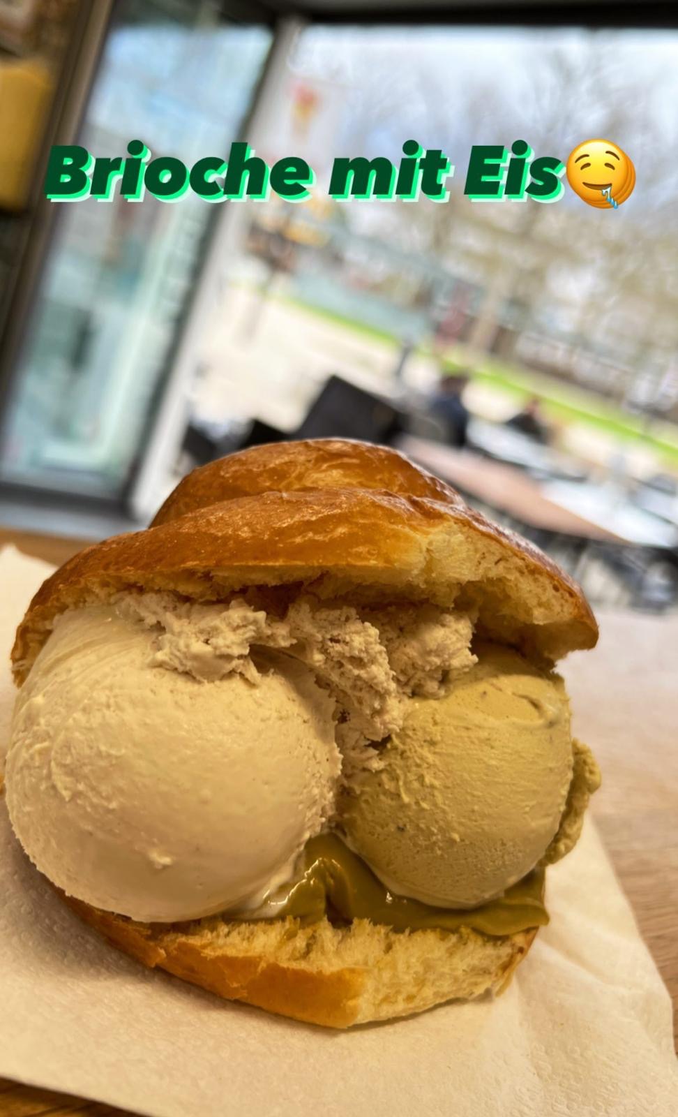 Brioche mit Eis
