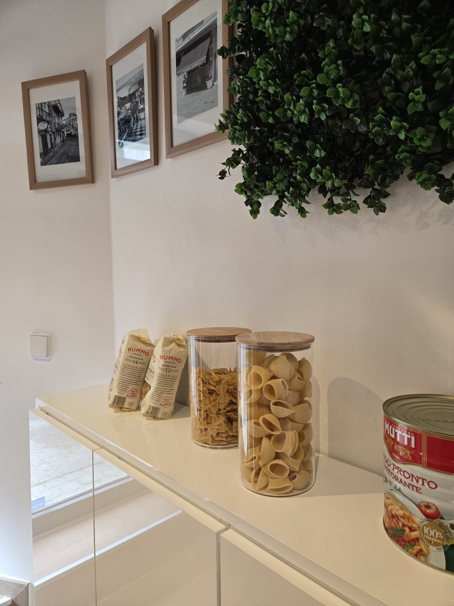 Authentische italienische Produkte und Pasta-Auswahl