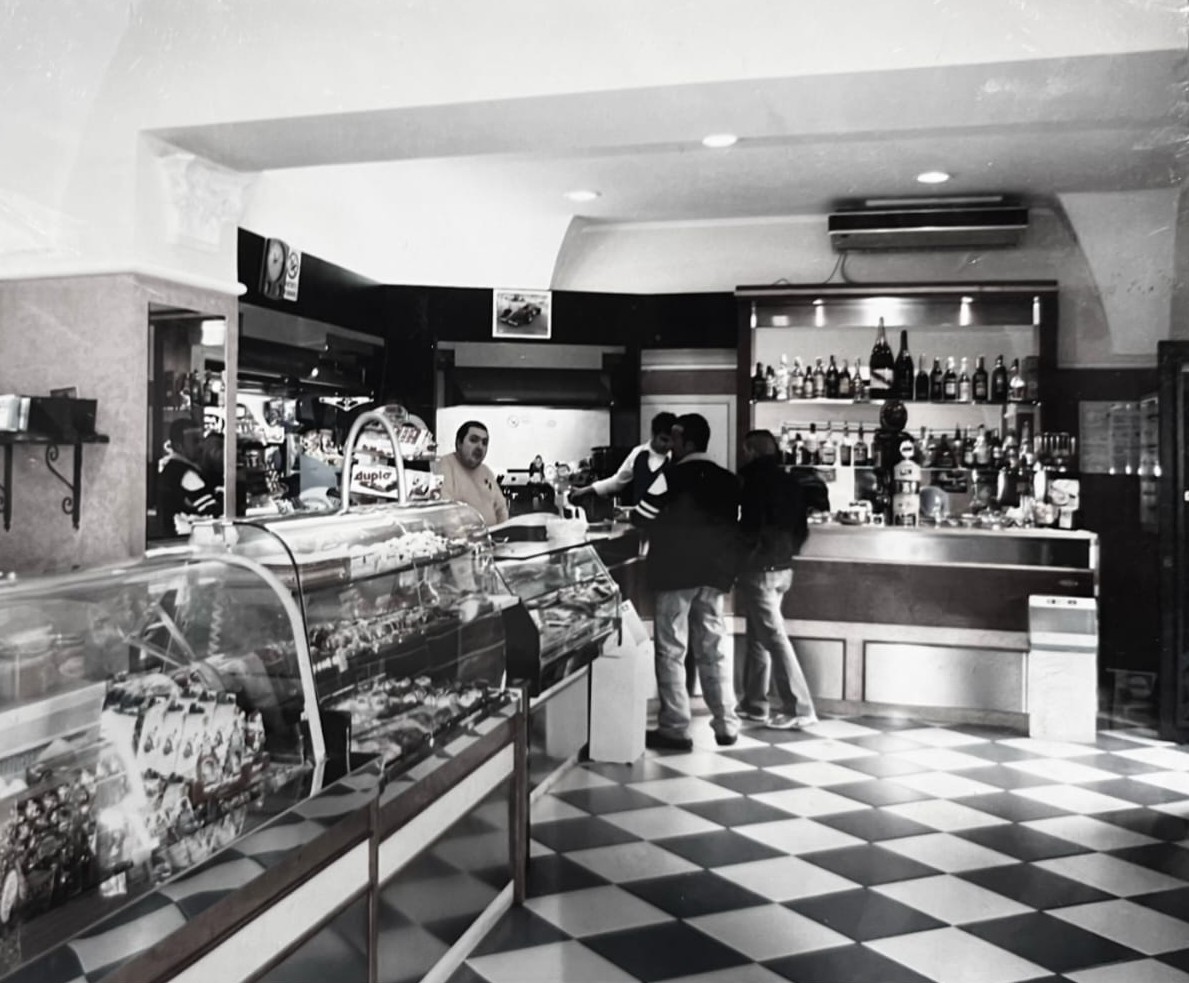 Expansion und Wachstum - Neues Café, Biancavilla